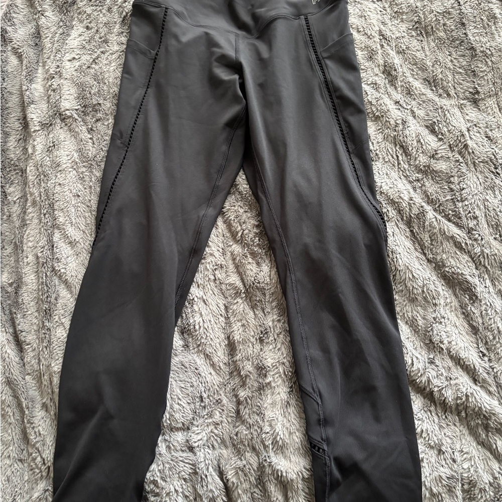 Nwt pink Black High-Waisted Leggings size medium great details
